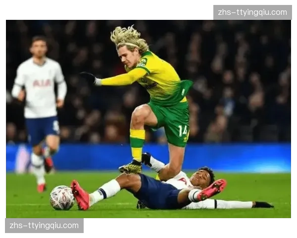 利兹联快速攻防转换 贾斯汀倒钩破门展现进攻多样性